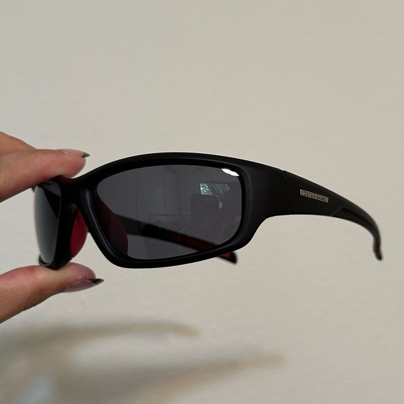 FOSTER GRANT Haven Unisex Wraparound Polarized Sunglasses Black EUC - Picture 10 of 12